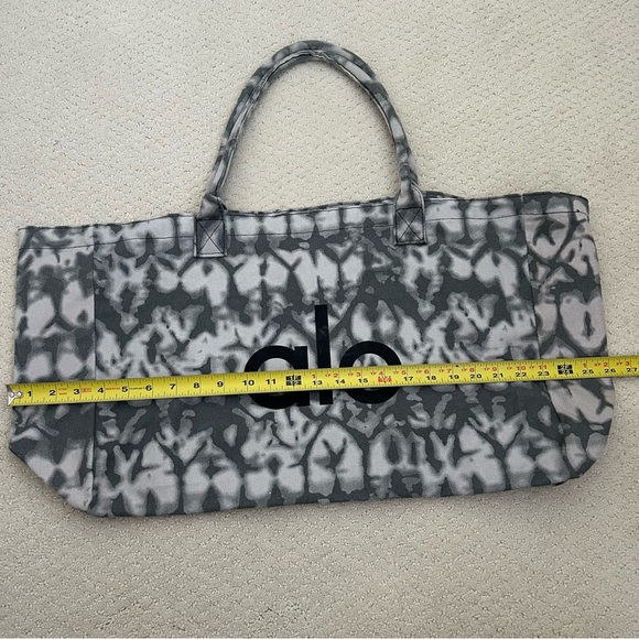 Alo Yoga Tote Bag - Picture 3 of 7